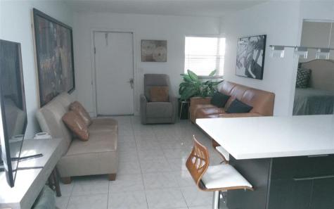 307 Saxony G Delray Beach FL 33446