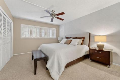 575 Oaks Lane Pompano Beach FL 33069