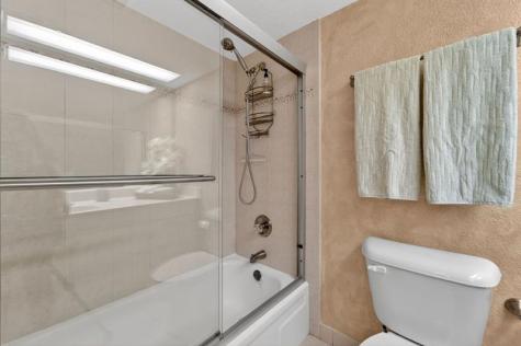 575 Oaks Lane Pompano Beach FL 33069