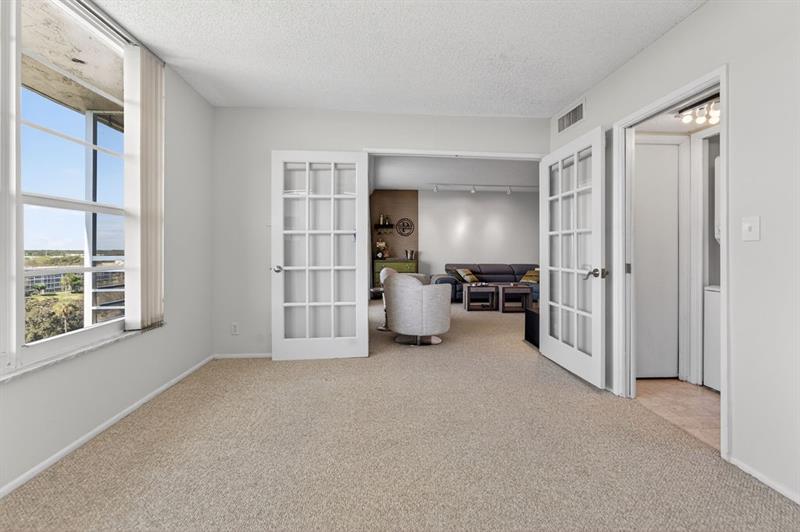 575 Oaks Lane Pompano Beach FL 33069