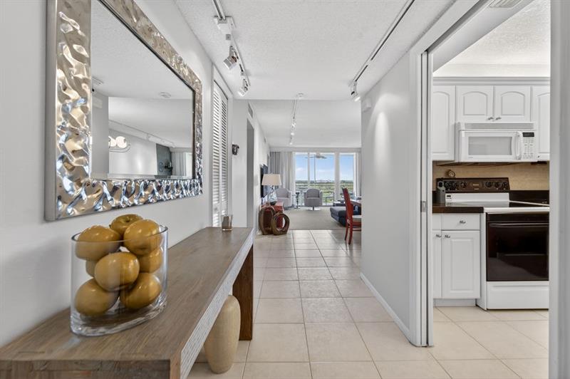 575 Oaks Lane Pompano Beach FL 33069