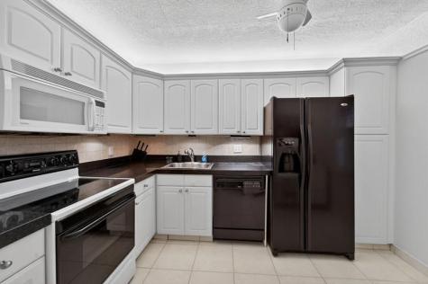 575 Oaks Lane Pompano Beach FL 33069