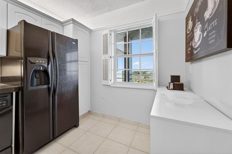 575 Oaks Lane Pompano Beach FL 33069