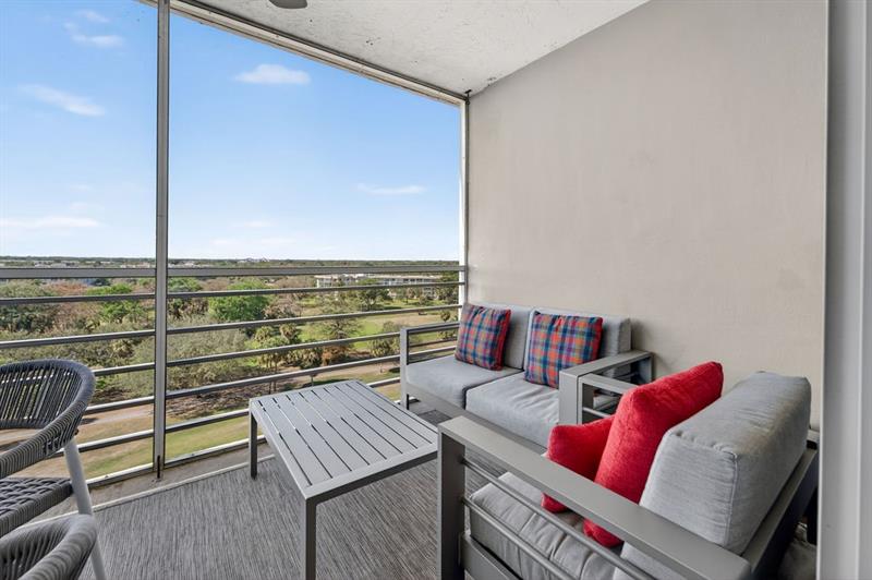 575 Oaks Lane Pompano Beach FL 33069