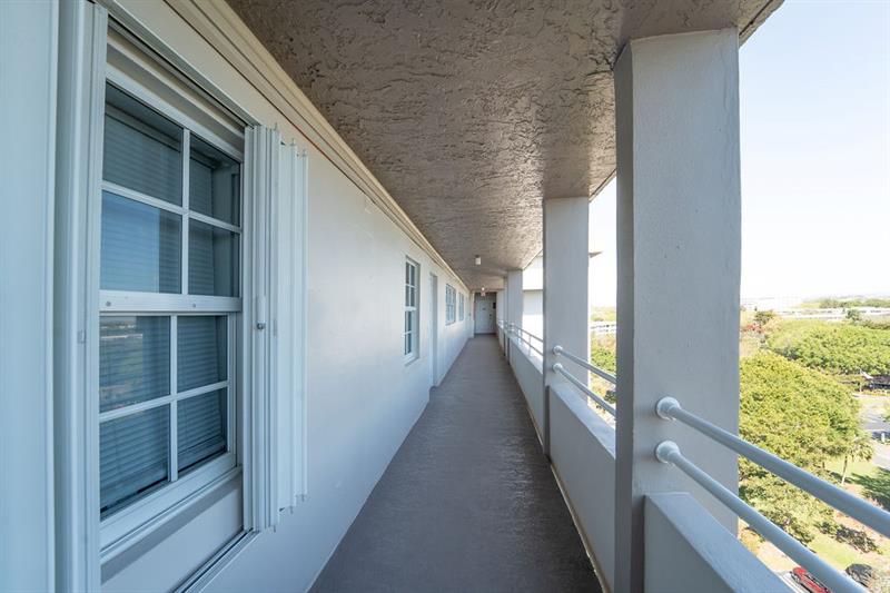 575 Oaks Lane Pompano Beach FL 33069