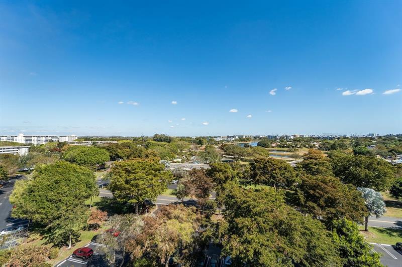 575 Oaks Lane Pompano Beach FL 33069