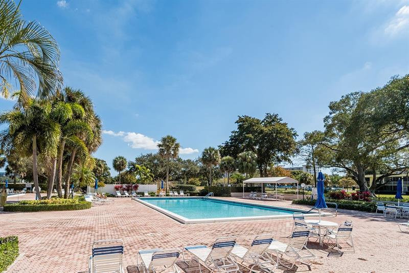 575 Oaks Lane Pompano Beach FL 33069