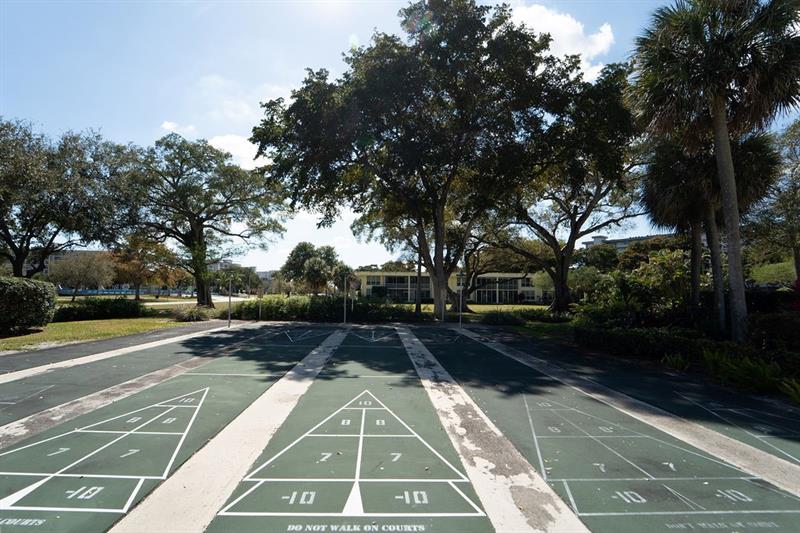 575 Oaks Lane Pompano Beach FL 33069