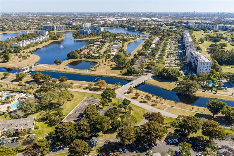 575 Oaks Lane Pompano Beach FL 33069