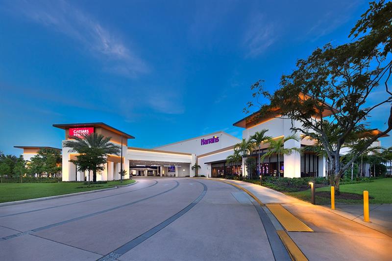 575 Oaks Lane Pompano Beach FL 33069