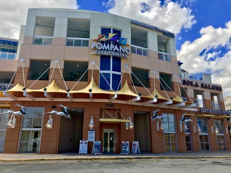 575 Oaks Lane Pompano Beach FL 33069