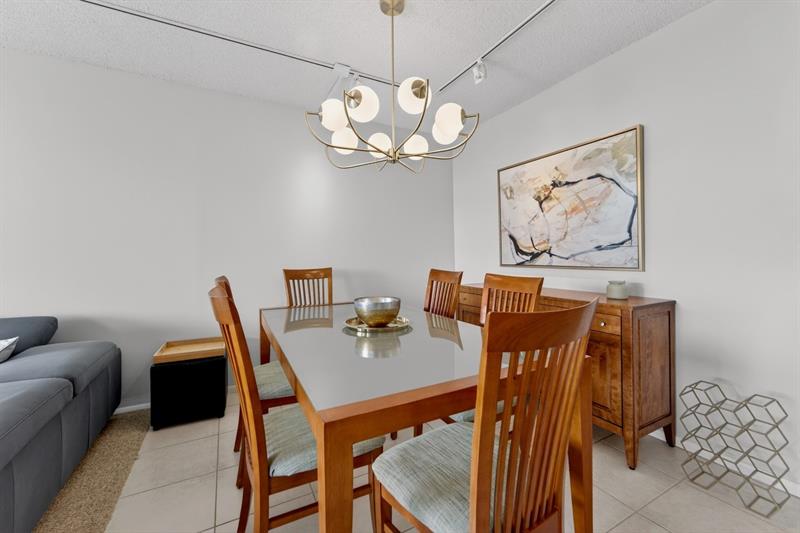 575 Oaks Lane Pompano Beach FL 33069