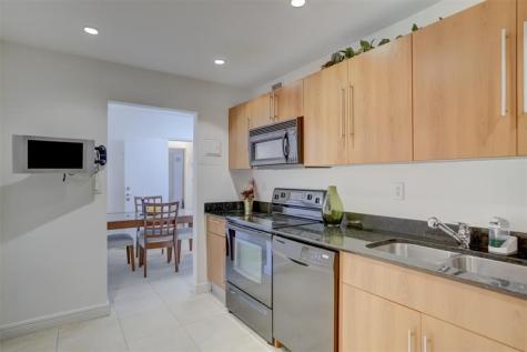 3000 S Ocean Drive Hollywood FL 33019