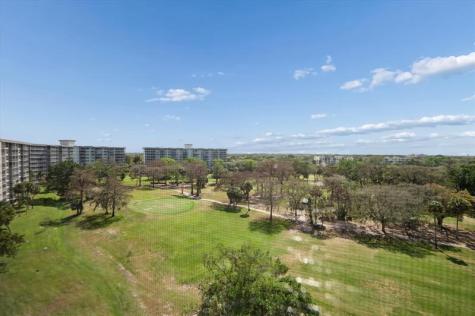 575 Oaks Lane Pompano Beach FL 33069