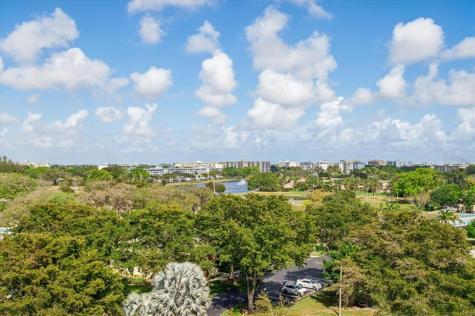 575 Oaks Lane Pompano Beach FL 33069