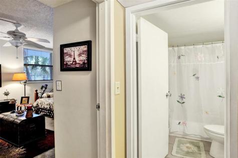 8415 Forest Hills Drive Coral Springs FL 33065