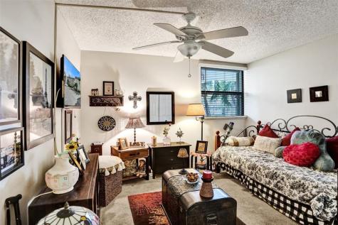 8415 Forest Hills Drive Coral Springs FL 33065