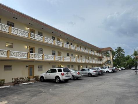 5111 W Oakland Park Boulevard Lauderdale Lakes FL 33313