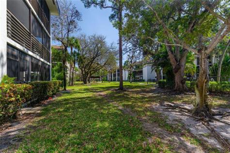 7653 NW 79th Avenue Tamarac FL 33321