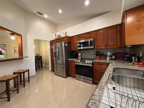 9237 NW 9th Place Plantation FL 33324