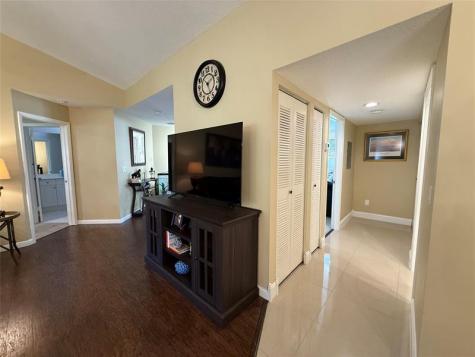 9237 NW 9th Place Plantation FL 33324