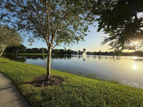 9237 NW 9th Place Plantation FL 33324