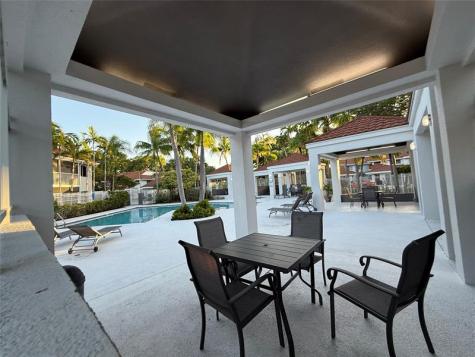 9237 NW 9th Place Plantation FL 33324