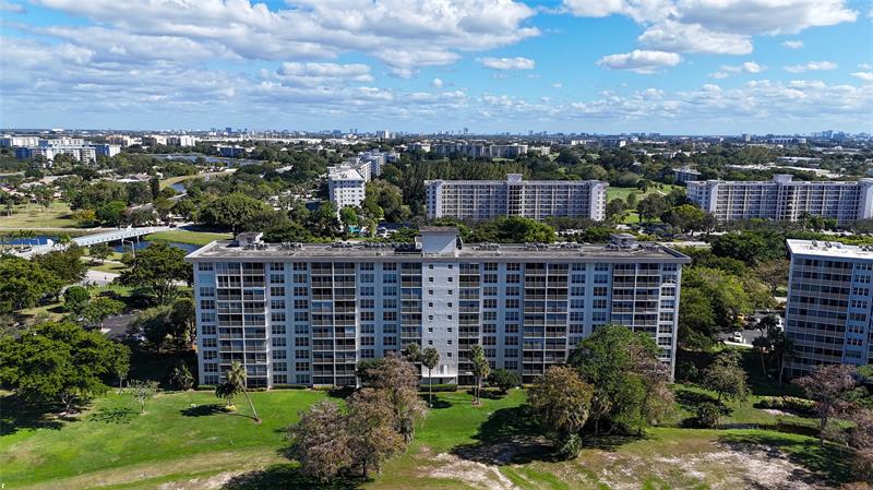 605 Oaks Drive Pompano Beach FL 33069