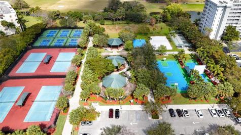 605 Oaks Drive Pompano Beach FL 33069