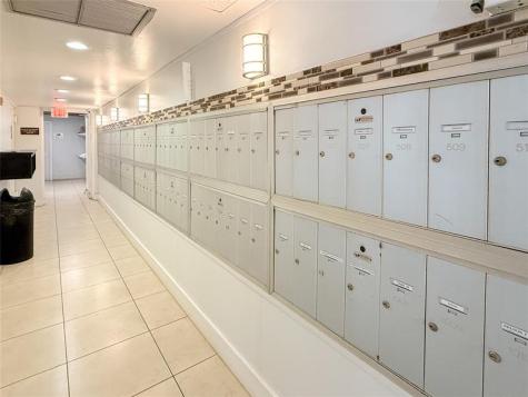 605 Oaks Drive Pompano Beach FL 33069