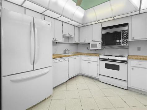 605 Oaks Drive Pompano Beach FL 33069