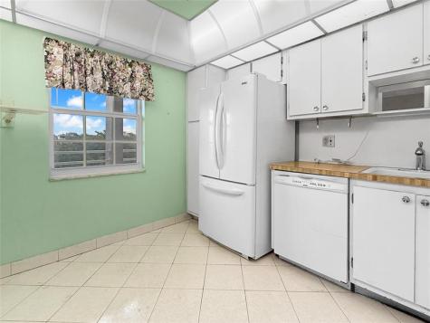 605 Oaks Drive Pompano Beach FL 33069
