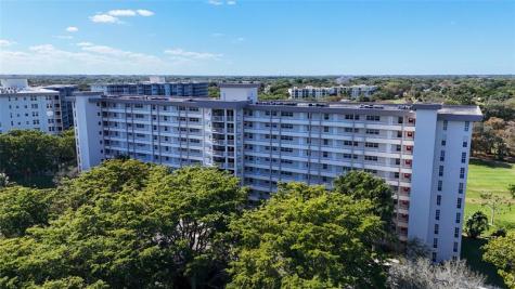 605 Oaks Drive Pompano Beach FL 33069