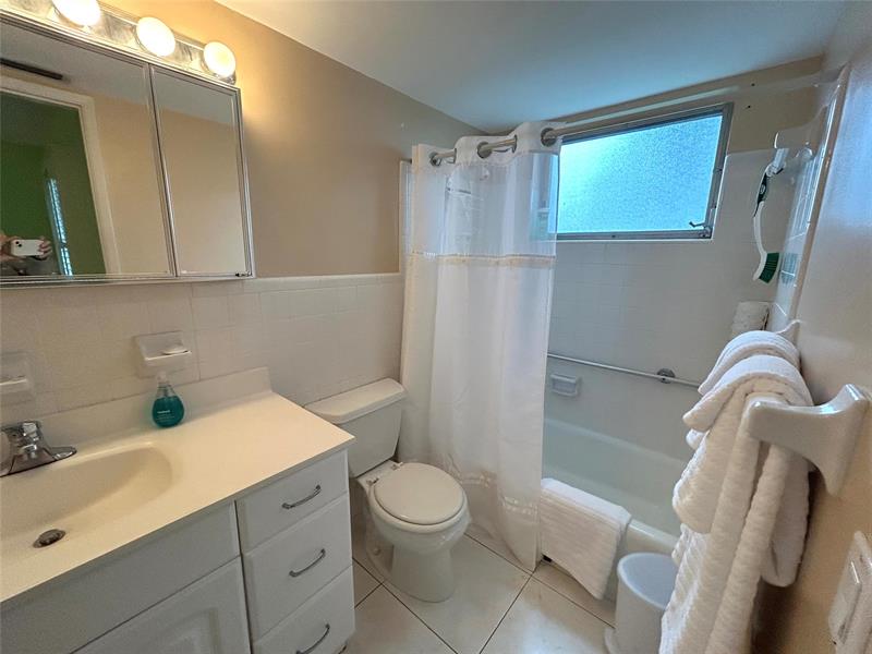 2050 NE 39th Street Lighthouse Point FL 33064