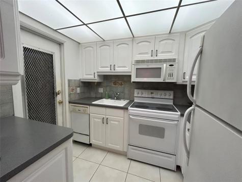 2050 NE 39th Street Lighthouse Point FL 33064