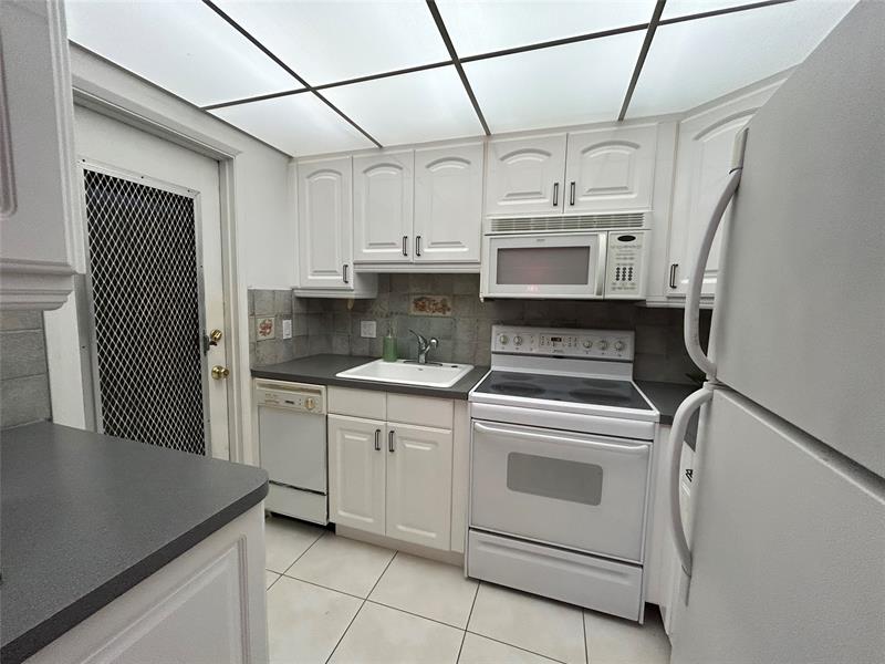 2050 NE 39th Street Lighthouse Point FL 33064