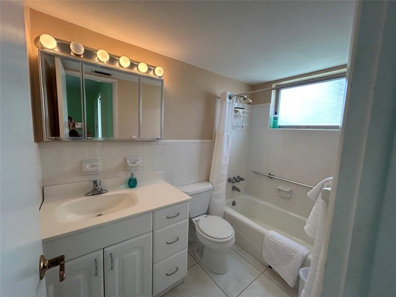 2050 NE 39th Street Lighthouse Point FL 33064