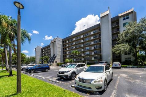 3150 W Rolling Hills Circle Davie FL 33328