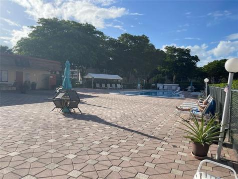 1005 Country Club Drive Margate FL 33063