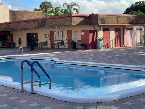 1005 Country Club Drive Margate FL 33063