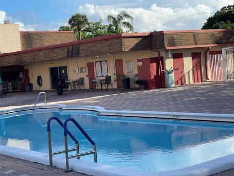 1005 Country Club Drive Margate FL 33063