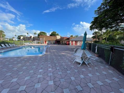 1005 Country Club Drive Margate FL 33063