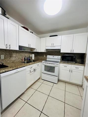 4040 N Hills Drive Hollywood FL 33021