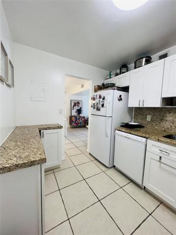 4040 N Hills Drive Hollywood FL 33021