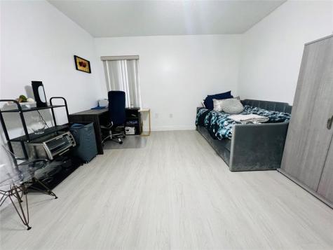 4040 N Hills Drive Hollywood FL 33021