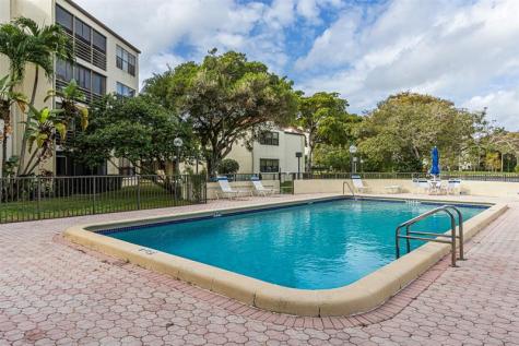 2307 S Cypress Bend Drive Pompano Beach FL 33069
