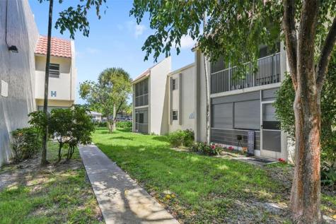 1428 SE 4th Avenue Deerfield Beach FL 33441