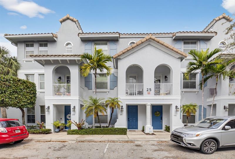 1252 Via De Fossi Boynton Beach FL 33426