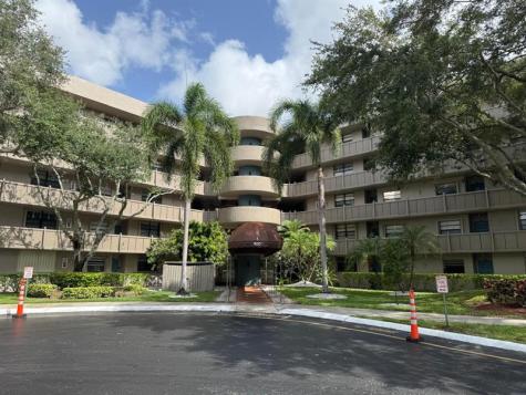 900 Colony Point Circle Pembroke Pines FL 33026