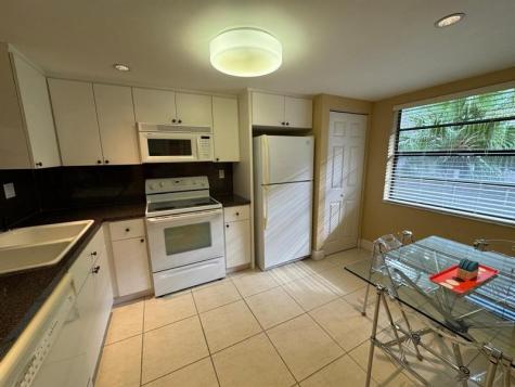 900 Colony Point Circle Pembroke Pines FL 33026